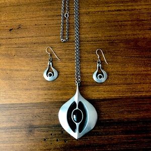 RARE HILLESTAD NORSKTINN 512 Signed Pewter and Onyx Pendant and Earrings set-MCM